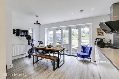 13 Croft Road, Westerham, TN16 1RY