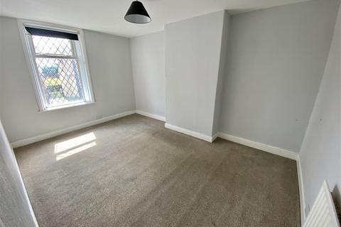 3 bedroom terraced house for sale, Old Bank Road, Mirfield