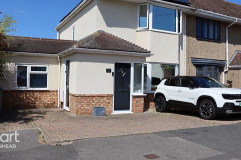 3 bedroom end of terrace house to rent, Forest Road, Windsor