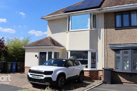 3 bedroom end of terrace house to rent, Forest Road, Windsor