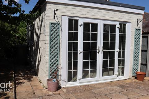 3 bedroom end of terrace house to rent, Forest Road, Windsor
