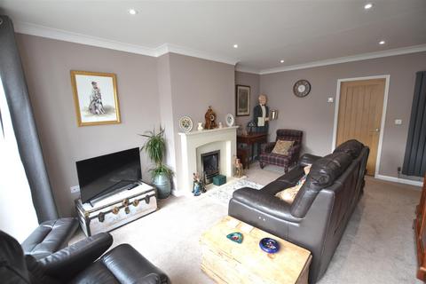 2 bedroom semi-detached bungalow for sale, Castlefields, Leominster