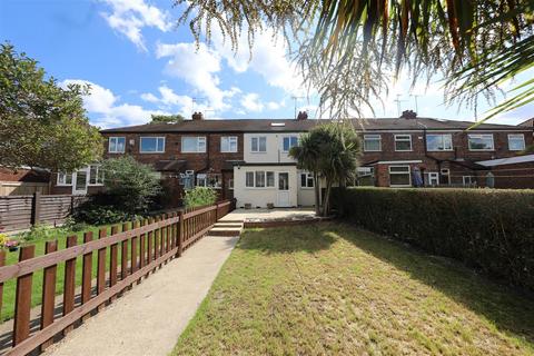 3 bedroom terraced house for sale, Priory Road, Hull