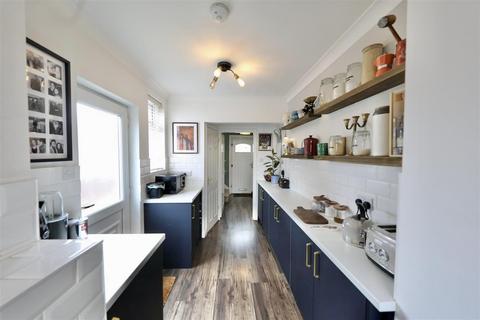 3 bedroom semi-detached house for sale, Parkstone Road, Hull