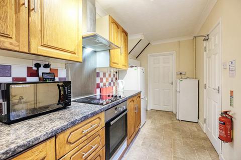 5 bedroom terraced house to rent, Harbord Road