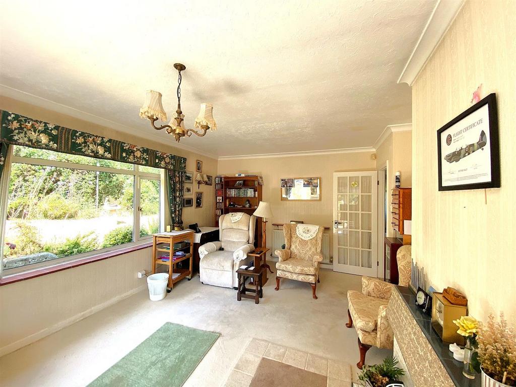 35 The Highlands - Lounge1 to use.jpg