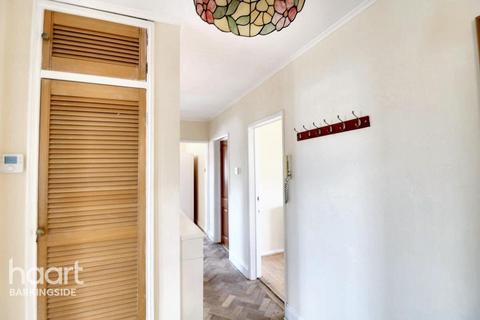 2 bedroom flat for sale, Aragon Drive, Hainault