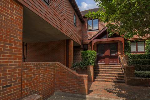 Borelli Mews, Farnham, GU9