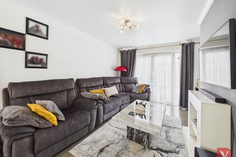 3 bedroom semi-detached house for sale, Leagrave High Street, Luton LU4