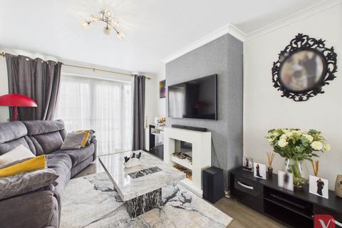 3 bedroom semi-detached house for sale, Leagrave High Street, Luton LU4