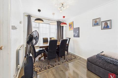 3 bedroom semi-detached house for sale, Leagrave High Street, Luton LU4