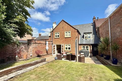 Christchurch Road, Ringwood, BH24 1DR
