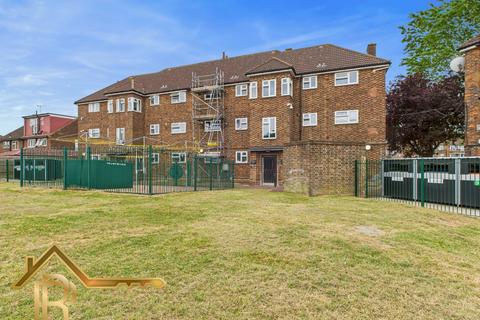 1 bedroom terraced house for sale, Wallingford House Kingsbridge Road, Romford, Essex, RM3
