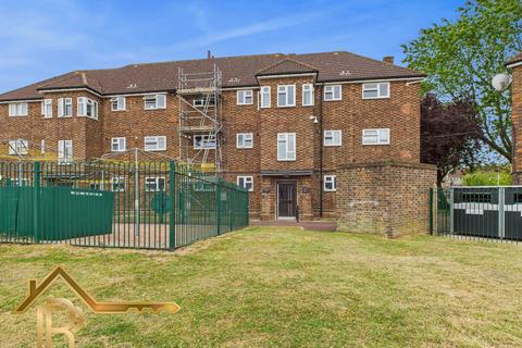 1 bedroom terraced house for sale, Wallingford House Kingsbridge Road, Romford, Essex, RM3