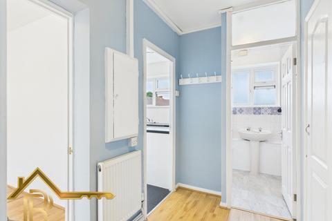 1 bedroom terraced house for sale, Wallingford House Kingsbridge Road, Romford, Essex, RM3