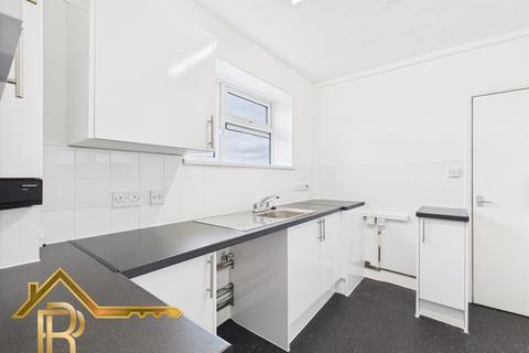 1 bedroom flat for sale, Wallingford House Kingsbridge Road, Romford, Essex, RM3