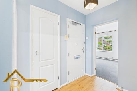 1 bedroom flat for sale, Wallingford House Kingsbridge Road, Romford, Essex, RM3