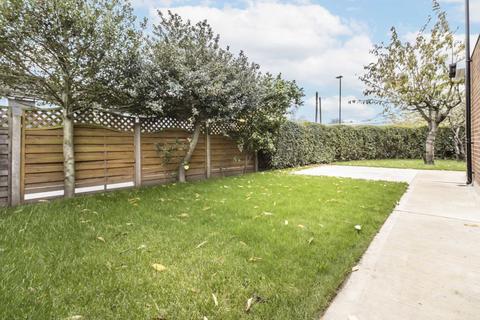 undefined, Main Street, Hanworth TW13