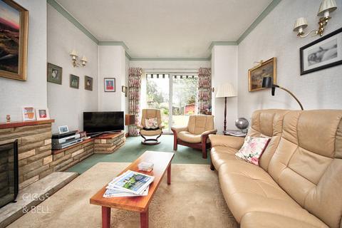 undefined, Tennyson Road, Luton, Bedfordshire, LU1