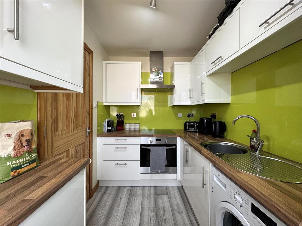 Kitchen 3.jpg