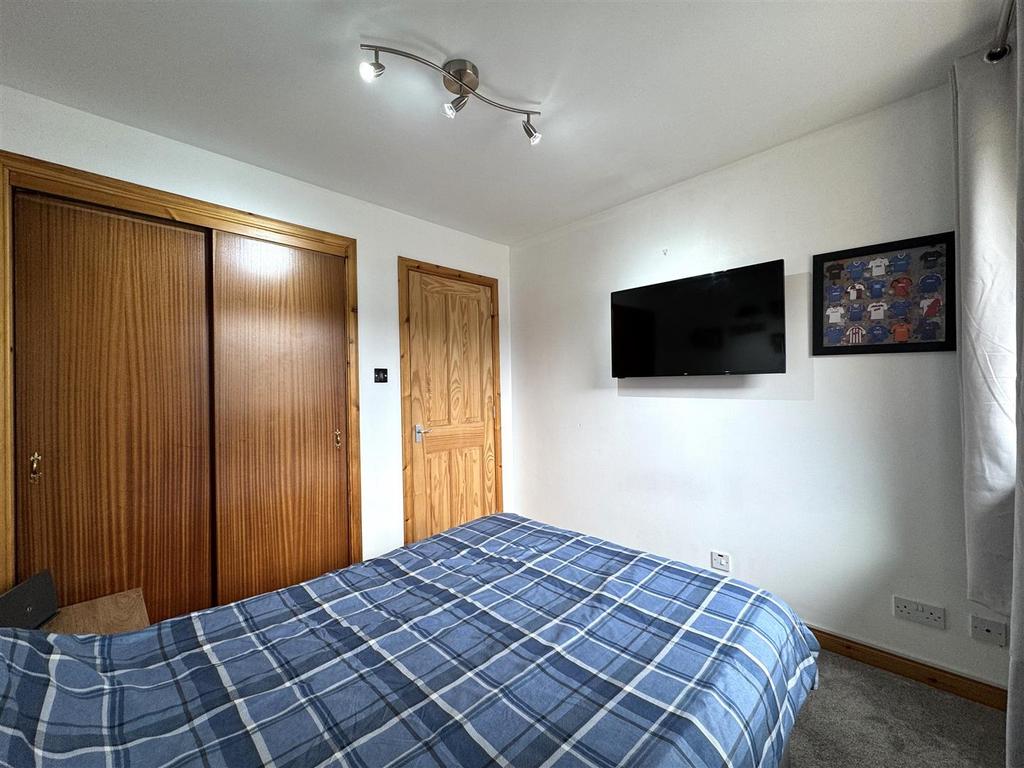 Bedroom 1.1.jpg
