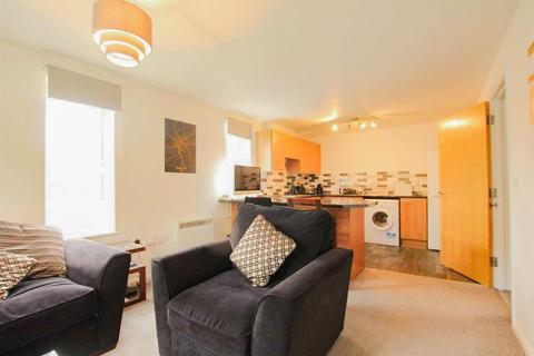 2 bedroom flat to rent, Shelley House Monument Close, York
