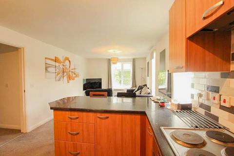 2 bedroom flat to rent, Shelley House Monument Close, York