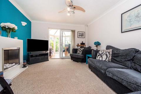 2 bedroom terraced house to rent, Apeldoorn Drive, Wallington SM6
