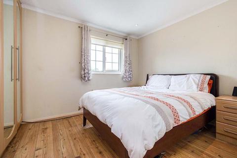 2 bedroom terraced house to rent, Apeldoorn Drive, Wallington SM6