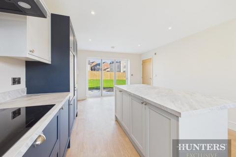 3 bedroom terraced house for sale, Foxglove Way, Scarborough