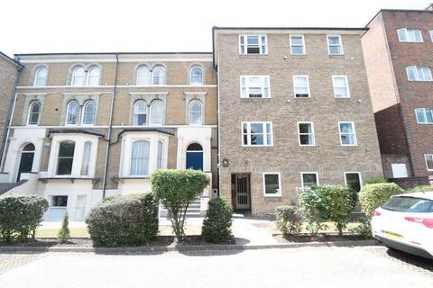 2 bedroom apartment to rent, Wren Court, Surbiton KT5
