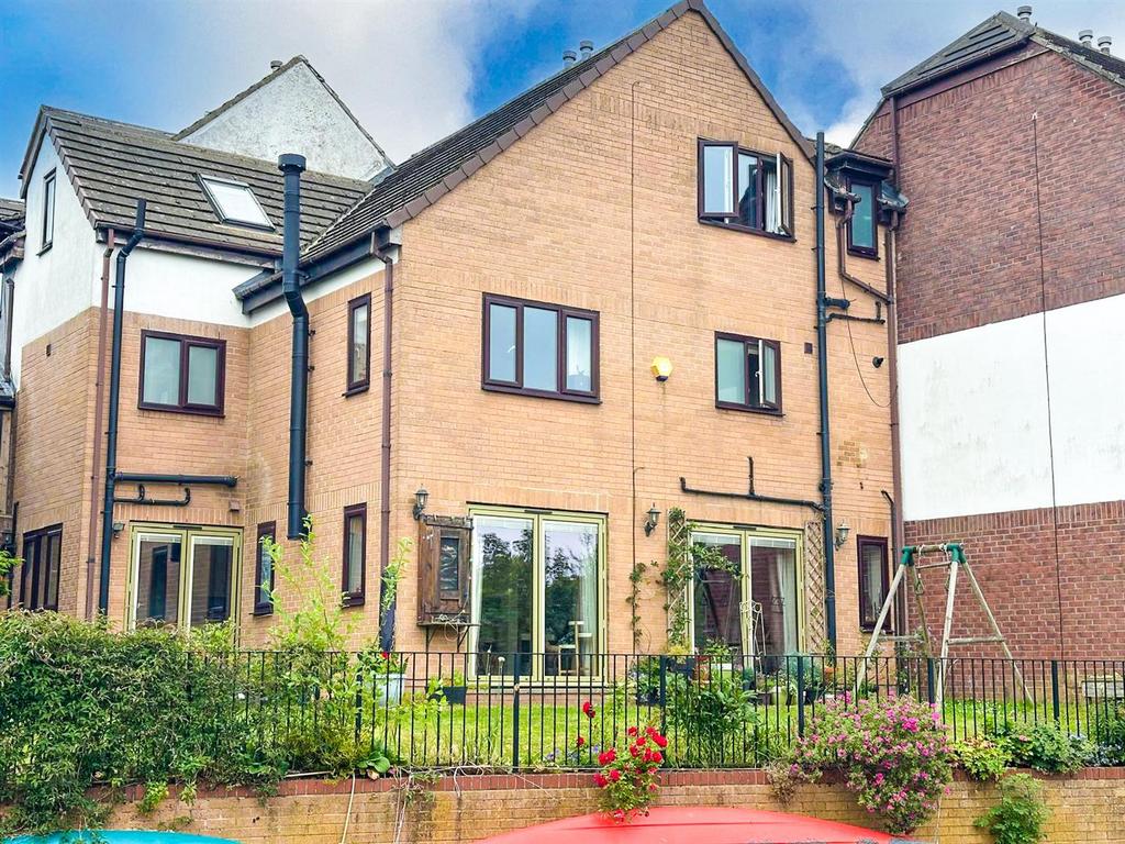 Four Bed Townhouse, Silsden 1