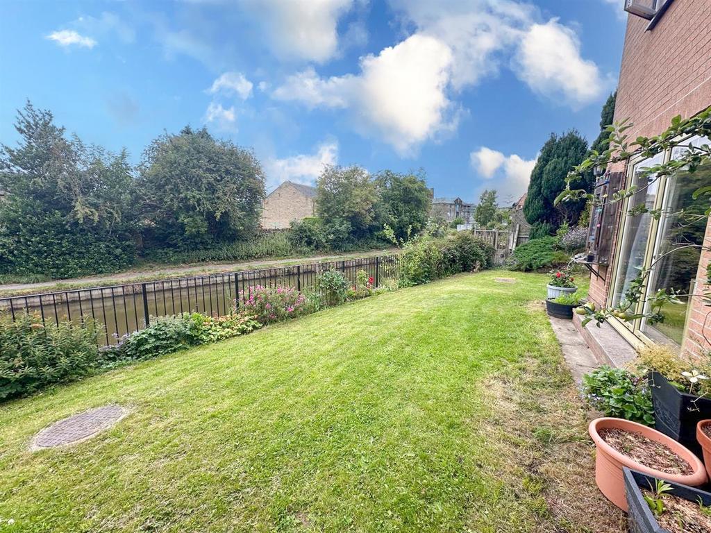 Four Bed Townhouse, Silsden 26