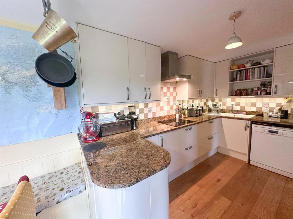 Four Bed Townhouse, Silsden 6