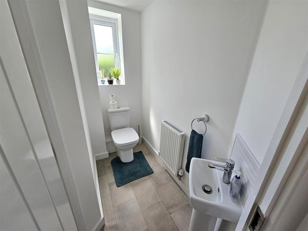 Cloakroom WC.jpg
