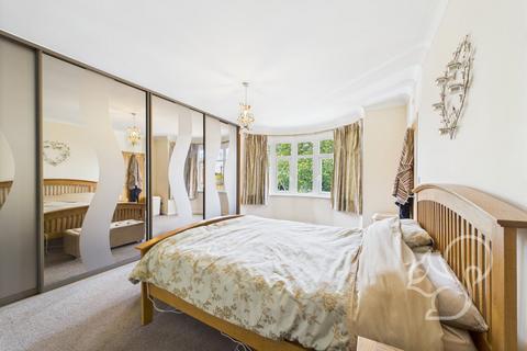 4 bedroom detached house for sale, Shrub End Road, Colchester
