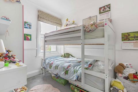 52 Shacklegate Lane, Teddington, TW11 8SH