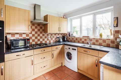 undefined, Lincolns Mead, Lingfield RH7
