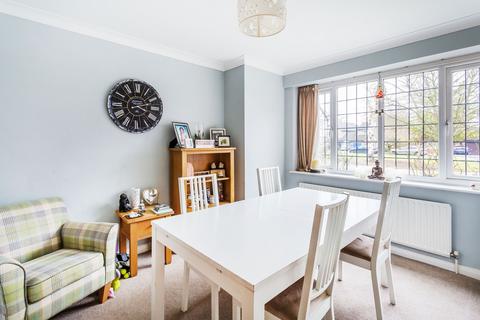 undefined, Lincolns Mead, Lingfield RH7