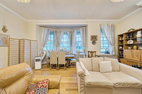 Hanover Gate Mansions, London, NW1