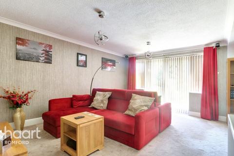 167 Great Cullings, Rush Green, Romford, RM7 0YR