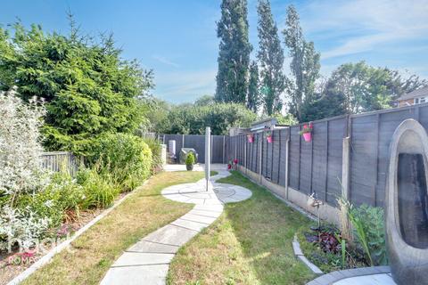 167 Great Cullings, Rush Green, Romford, RM7 0YR