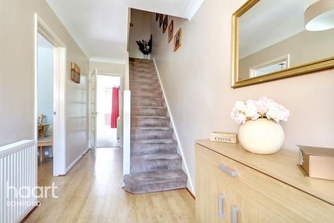 167 Great Cullings, Rush Green, Romford, RM7 0YR