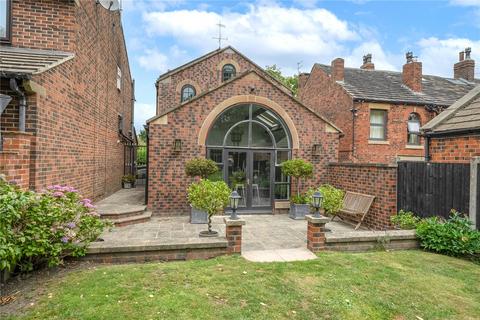 4 bedroom detached house for sale, The Stables, Finkle Lane, Gildersome, Morley, Leeds