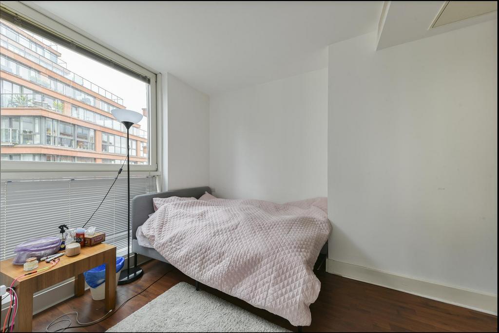 I VZY8 fd4 UWX92 Kw AAKFAw.jpg