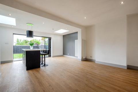4 bedroom semi-detached house for sale, Heather Road, London SE12