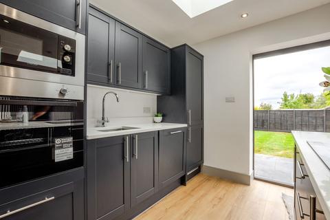 4 bedroom semi-detached house for sale, Heather Road, London SE12
