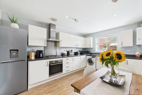 3 bedroom semi-detached house for sale, Mercia Way, Worcester WR5