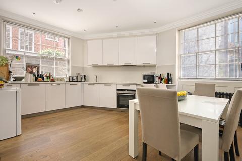 undefined, London EC4A