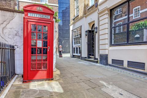 undefined, London EC4A